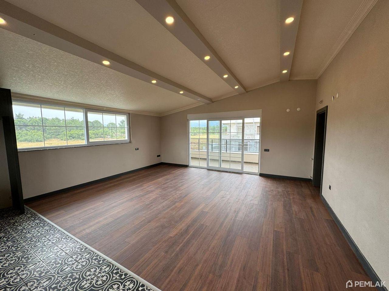 Dosemealta mahallesinde konforlu bir yaşam için şık 5+1 villa - image 1