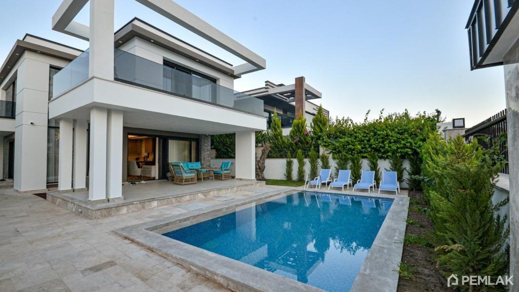 Modern villa 4+1 with garden and pool 400 meters from the sea, Kemer - image 1