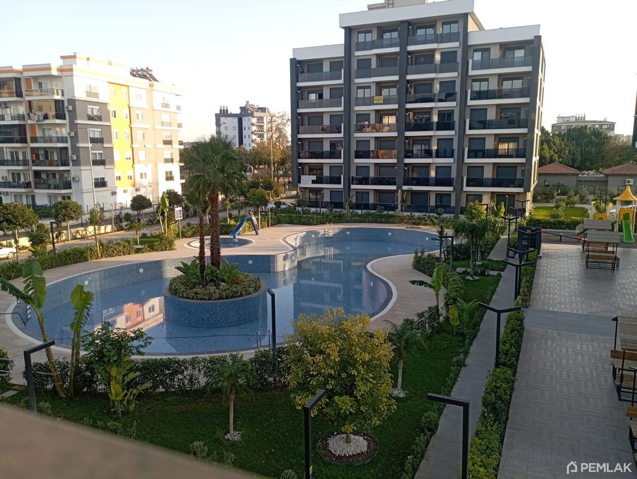 Türkiye'de Satılık Emlak: Baraj mahallesinde konforlu bir konaklama için güzel 1+1 daire - image 1