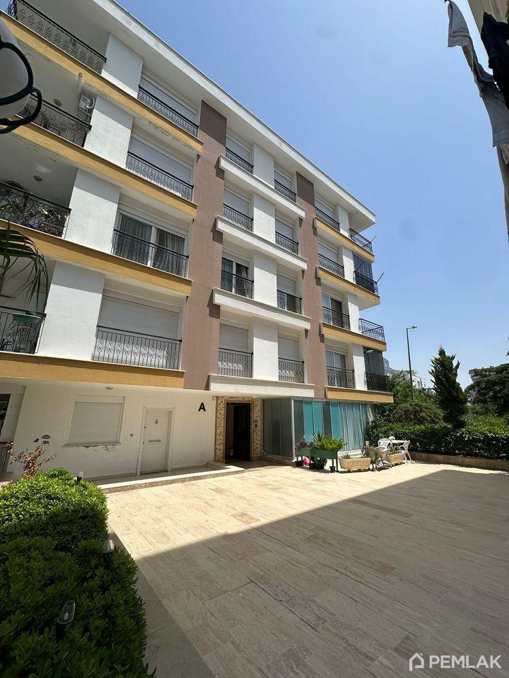 Konyaaltı Hurma bölgesinde yüzme havuzlu ve otoparklı 2+1 daire - image 1