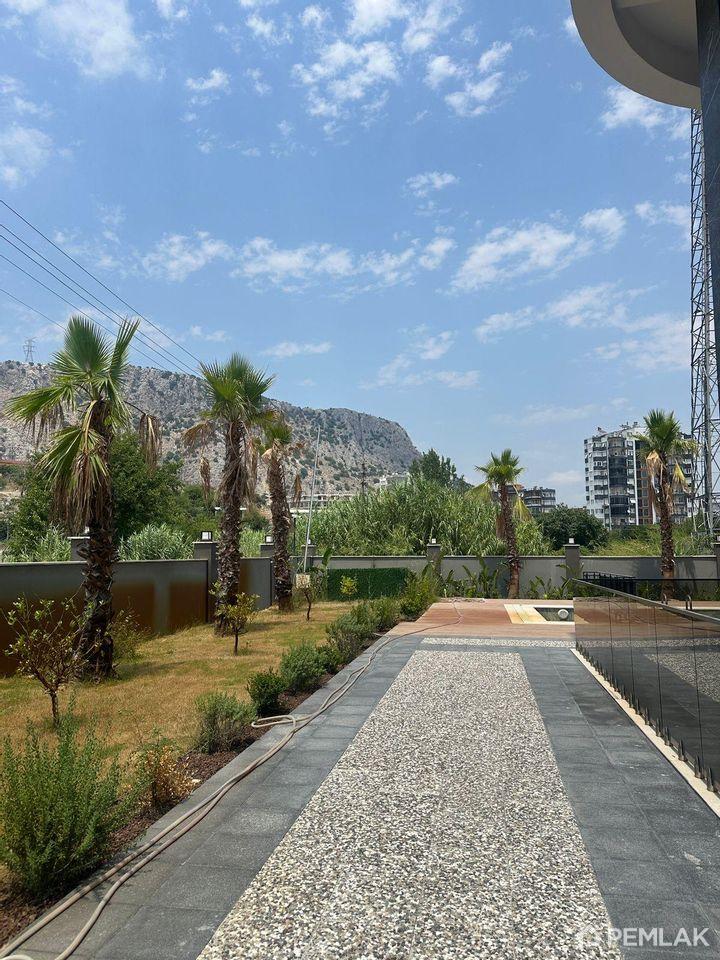 Konyaaltı Hurma'da doğalgazlı ve yerden ısıtmalı rahat 1+1 daire - image 1
